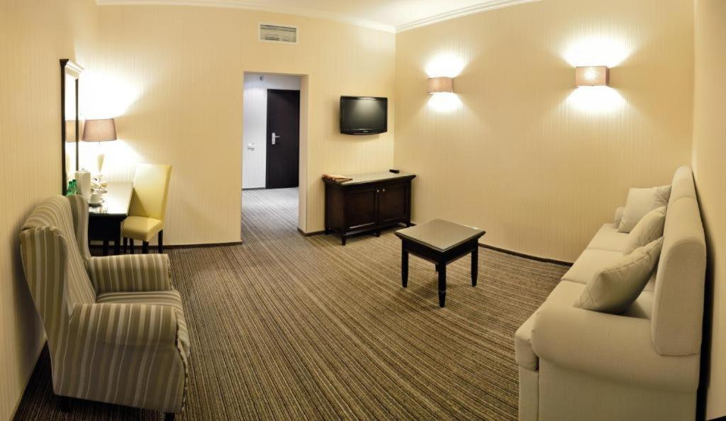 Hotel Optima Collection Žytomyr Esterno foto