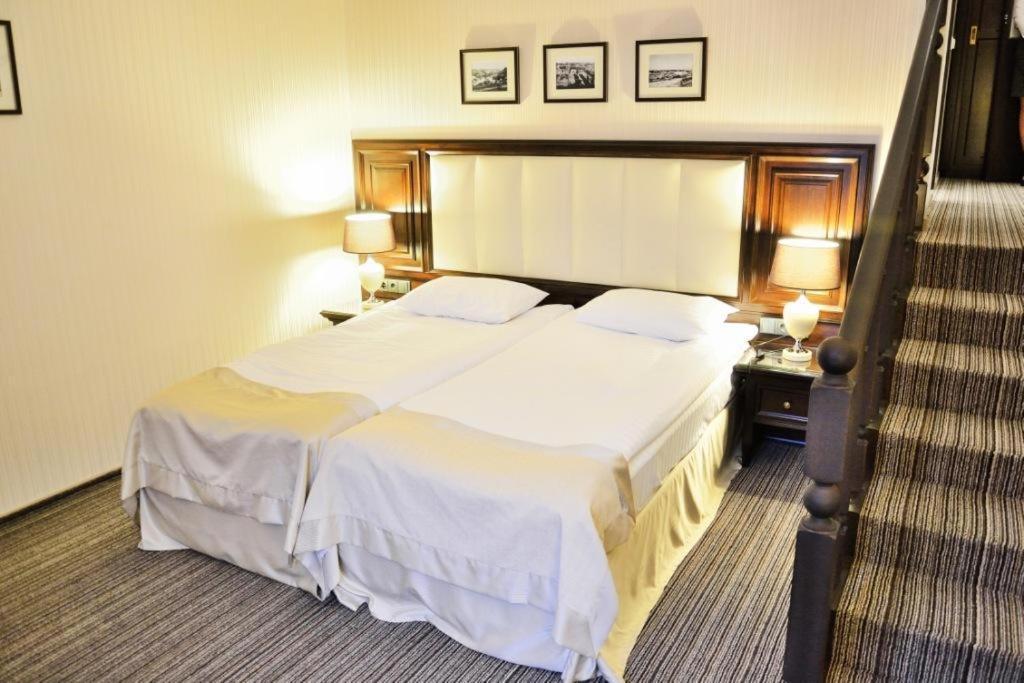Hotel Optima Collection Žytomyr Esterno foto