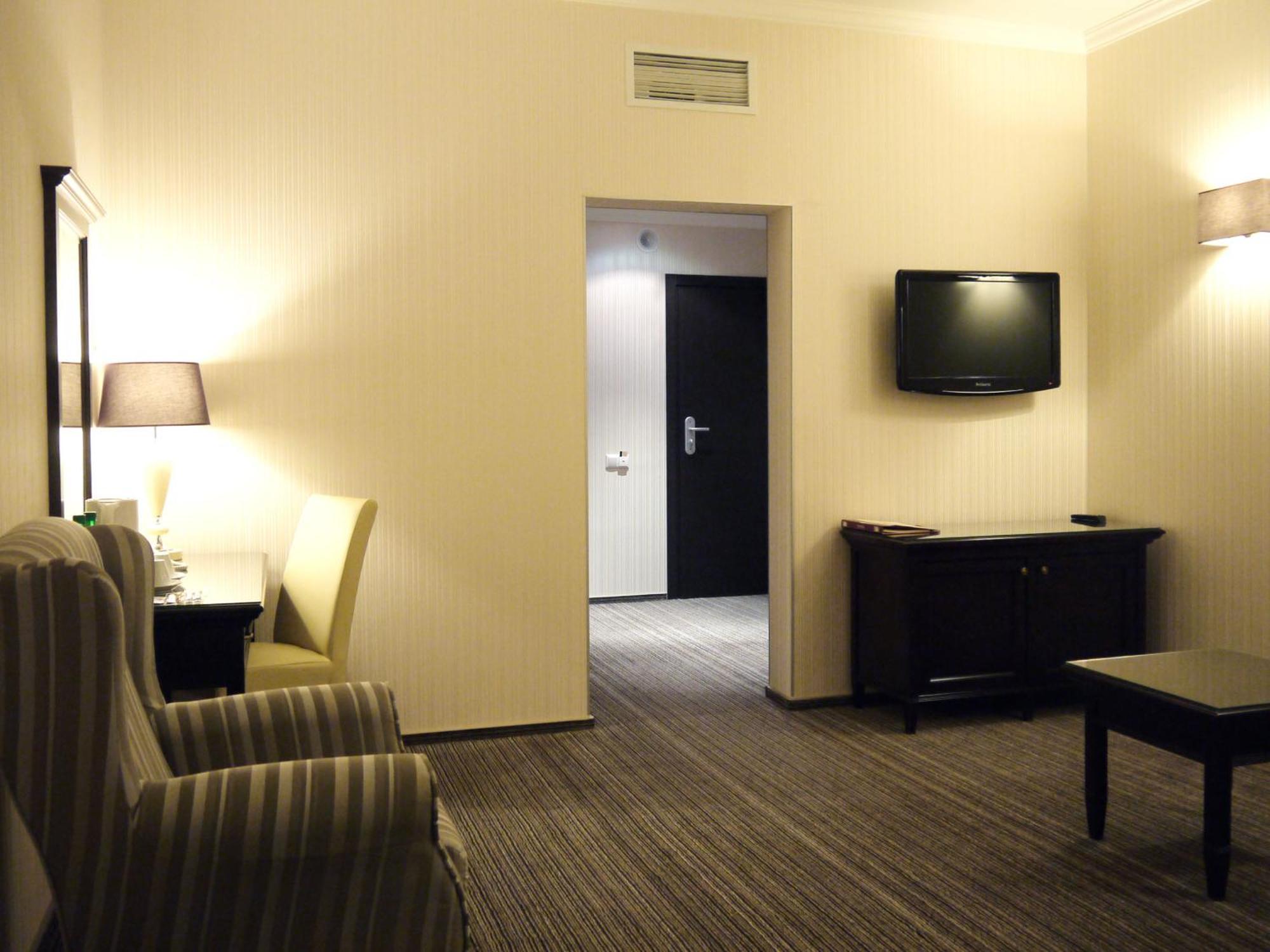 Hotel Optima Collection Žytomyr Esterno foto