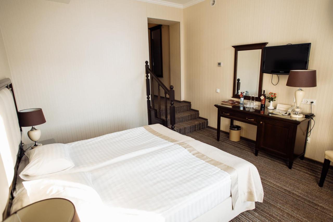 Hotel Optima Collection Žytomyr Esterno foto